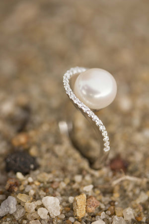 Cultured Pearl, CZ and Sterling Silver Wave Ring side detail